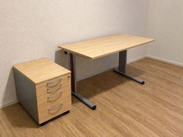 Blitzauktion! Massiver Bürotisch mit Caddy