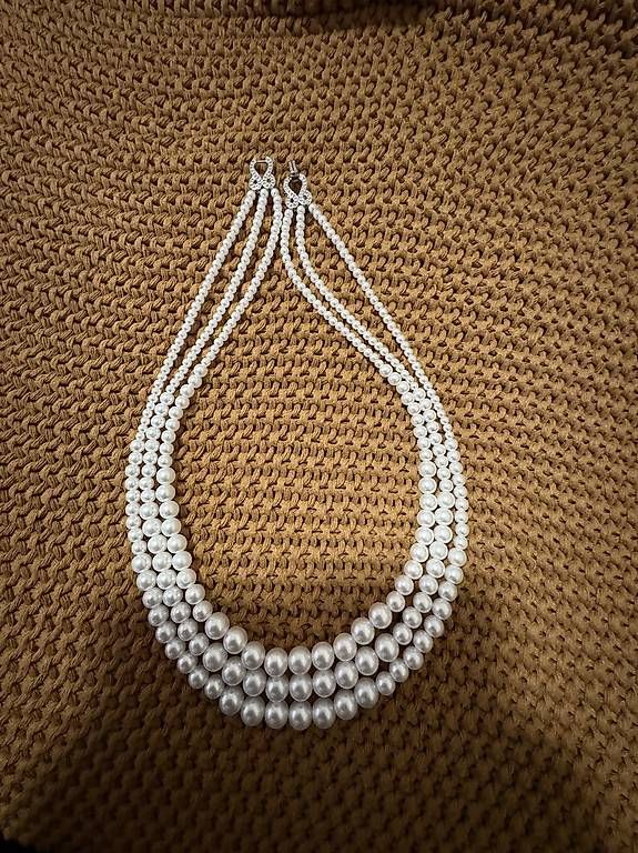 Perles (synthétiques): Perles – D'occasion à St-Blaise par Hiver-. 3