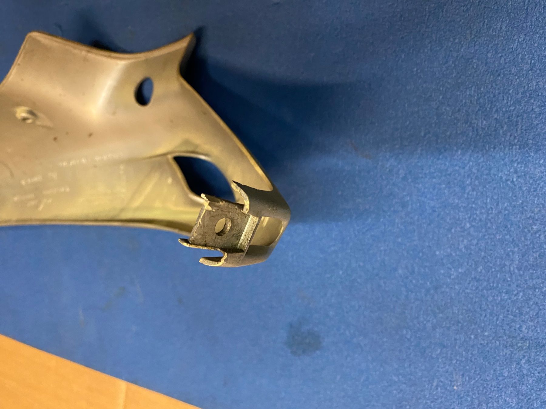 Peugeot Parti ricambio per ciclomotori: Peugeot spx cache plastique – Usato da Vevey venduto da Chupita-met 4