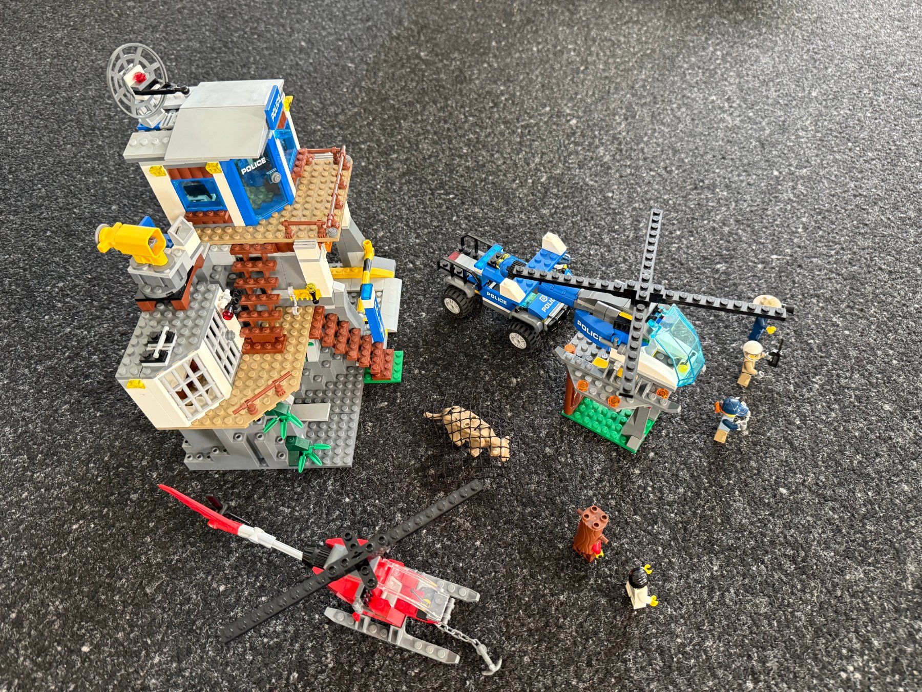 Lego Kit di costruzioni: Lego 60174 Hauptquartier der Bergpolizei – Usato da Grüningen venduto da mscheu 4