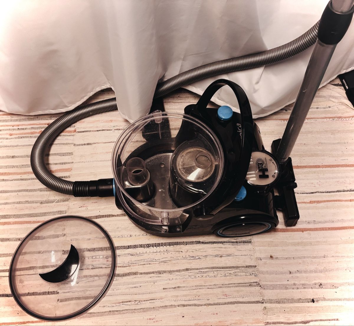 Staubsauger & Zubehör: Water Hepa Filter Vacuum Cleaner - ani Allergy – Gebraucht aus Zürich von O.Bond 5