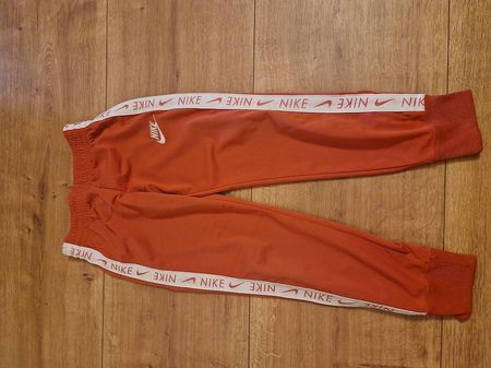 Jogging Anzug von Nike gr. 137/146