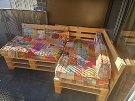 Bequeme Paletten Lounge für Balkon oder Garten zu verkaufen