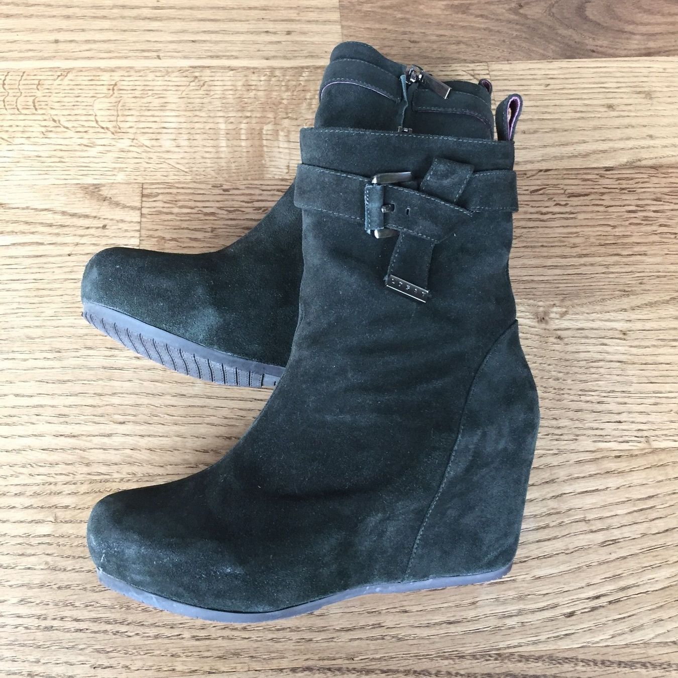 Scarpe da donna: grüne Stiefelette Logan 35 – Usato da Rossrüti venduto da Piccola7