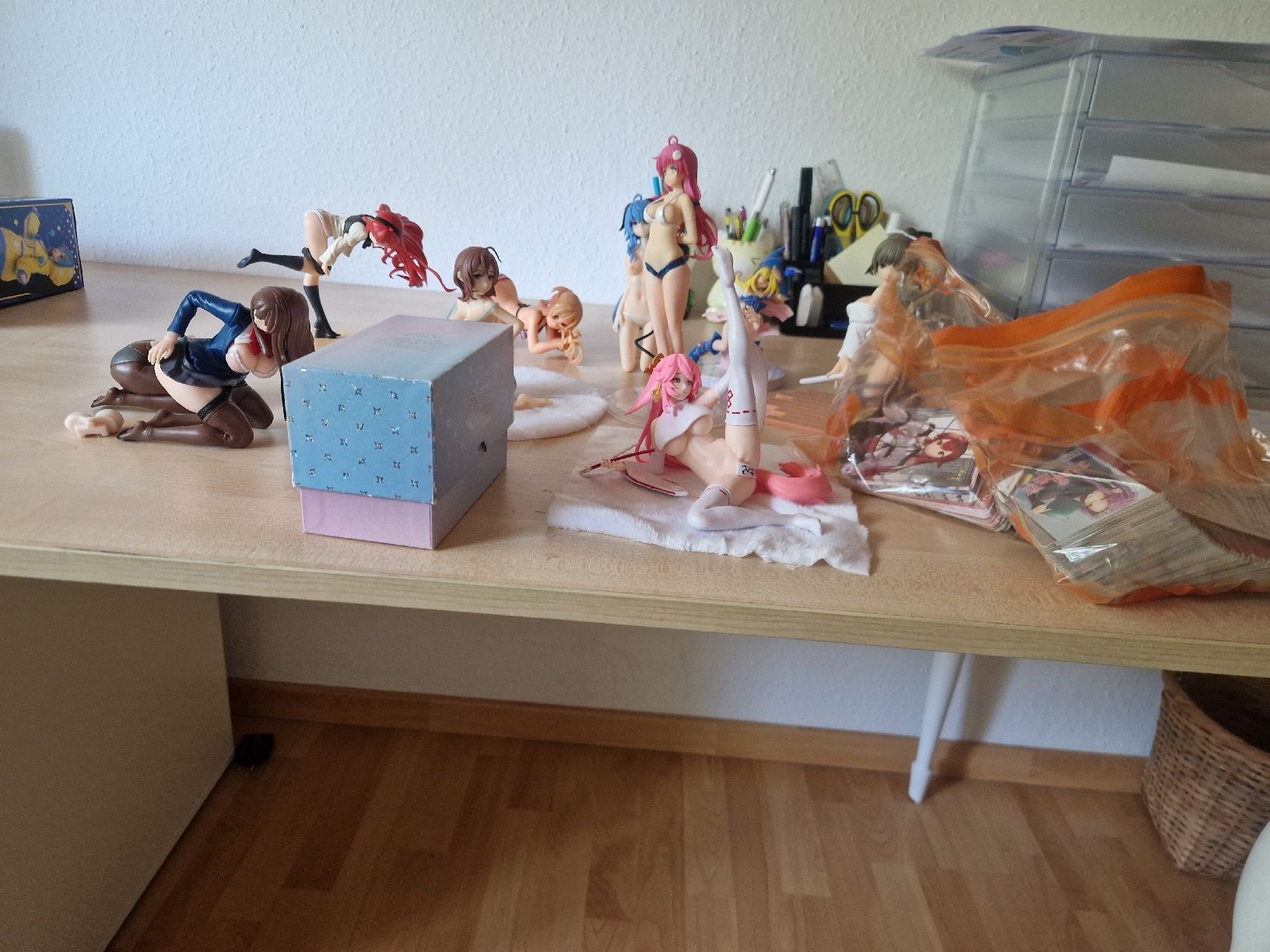 Statuette: Anime Figuren- und Kartensammlung – Usato da Schlierbach venduto da Faebu_4g63