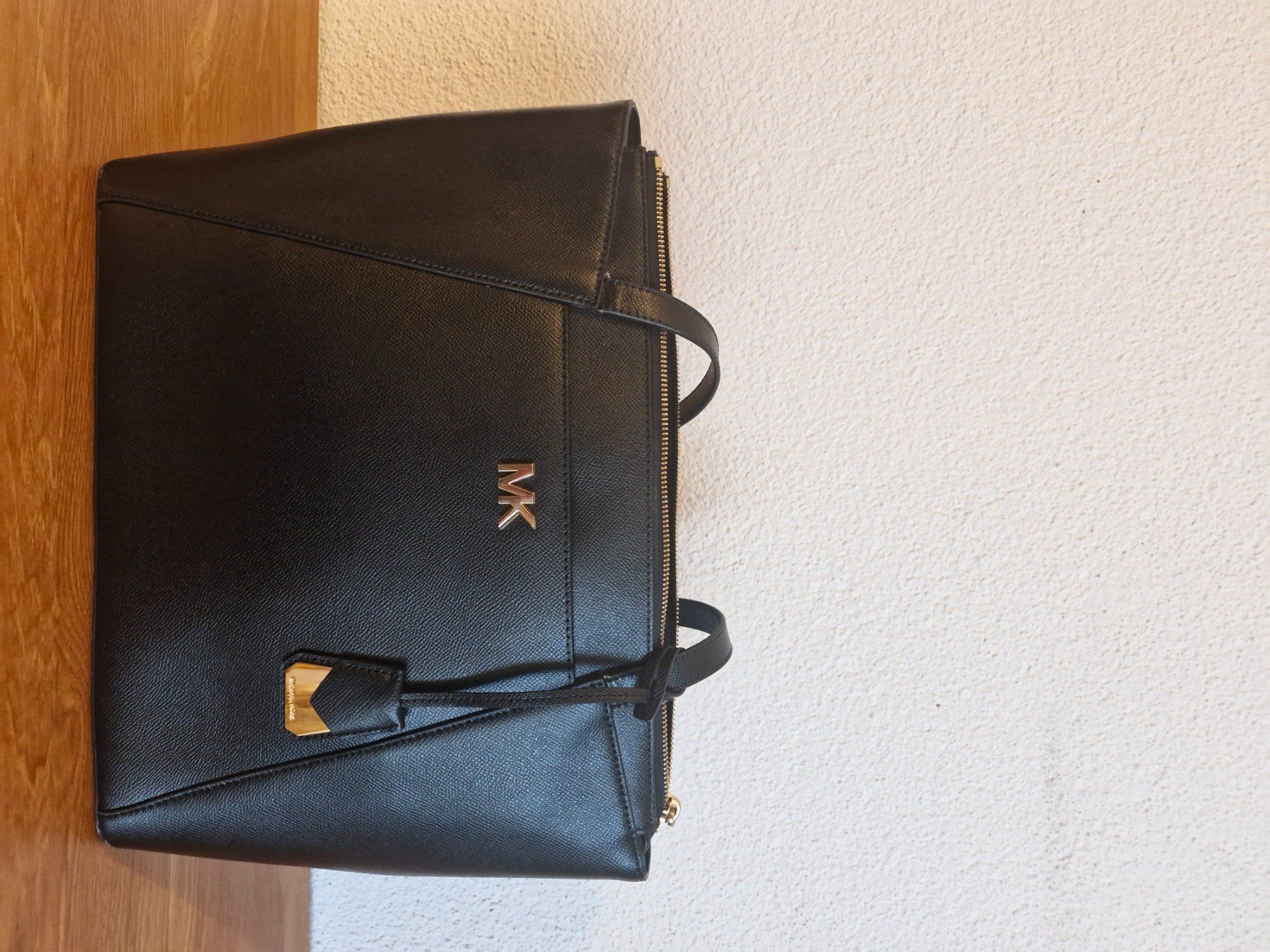 Michael Kors Borse da donna: Michael Kors Damen handtasche – Usato da Utzenstorf venduto da janasheen07 2