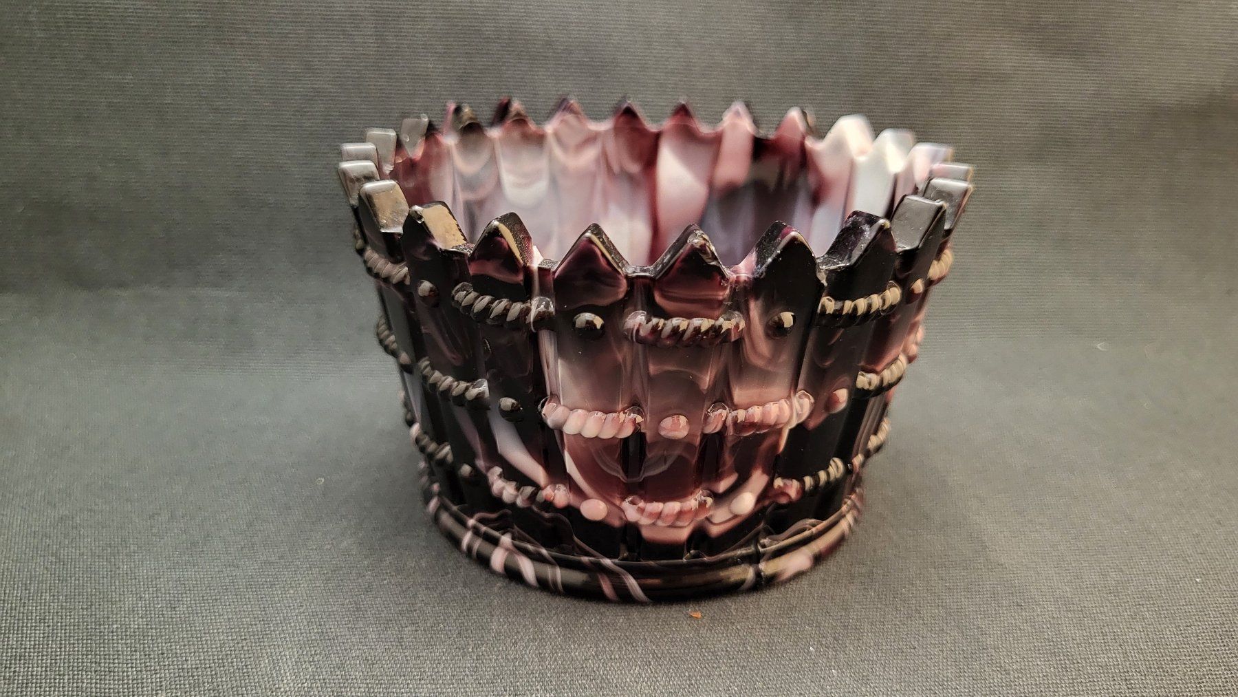 Figuren: Slagglas-Topf AMETHYST-GLAS – Gebraucht aus Basel von spinne02 2