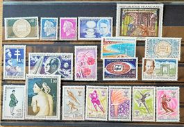 FRANCE timbres neufs ** ~1967-68