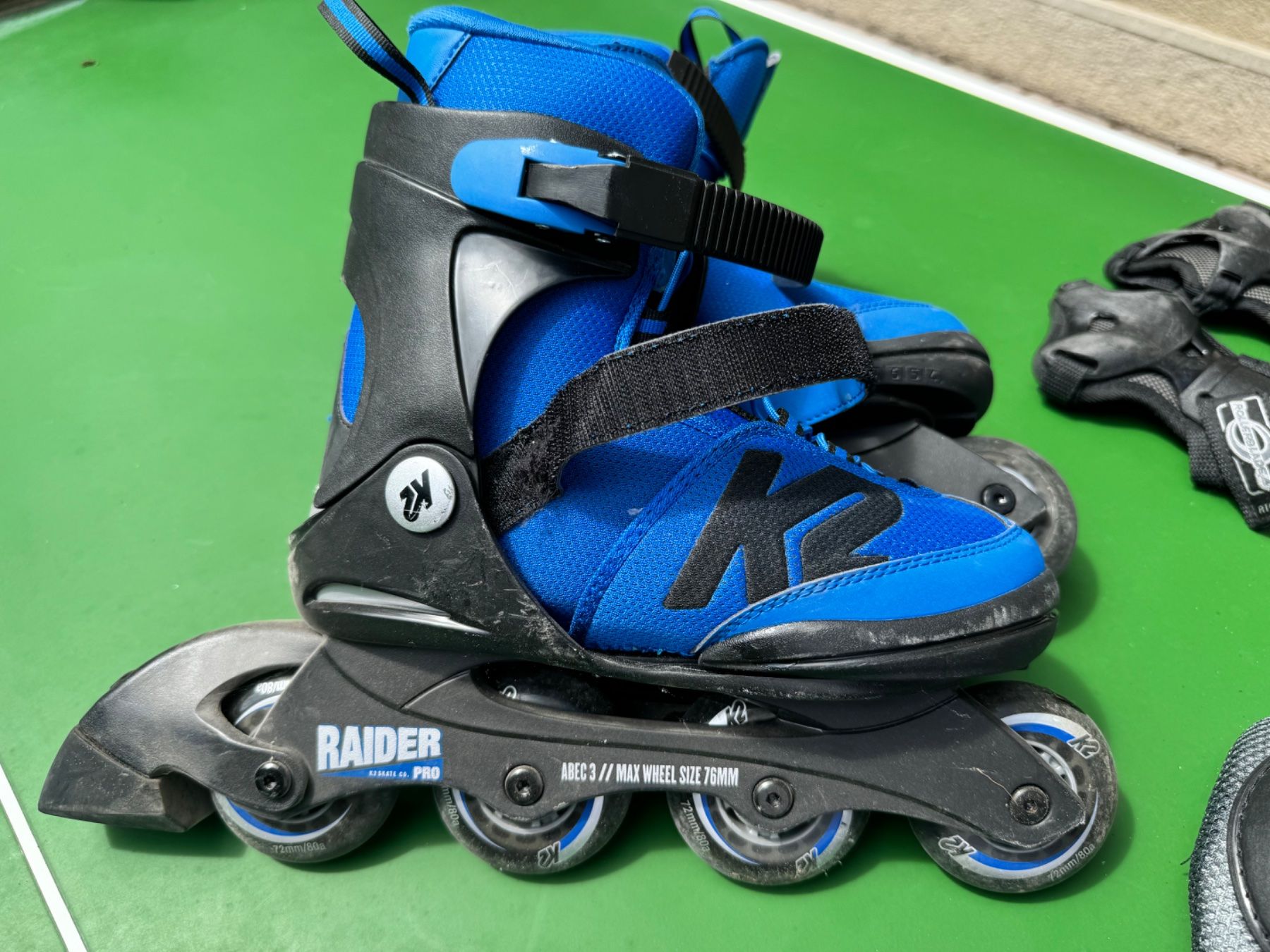 K2 Pattini in linea & Pattini a rotelle: Rollerskates/Inline Skates mit Zubehör (Gr 35-40) – Usato da Zollikon venduto da victoria_victoria