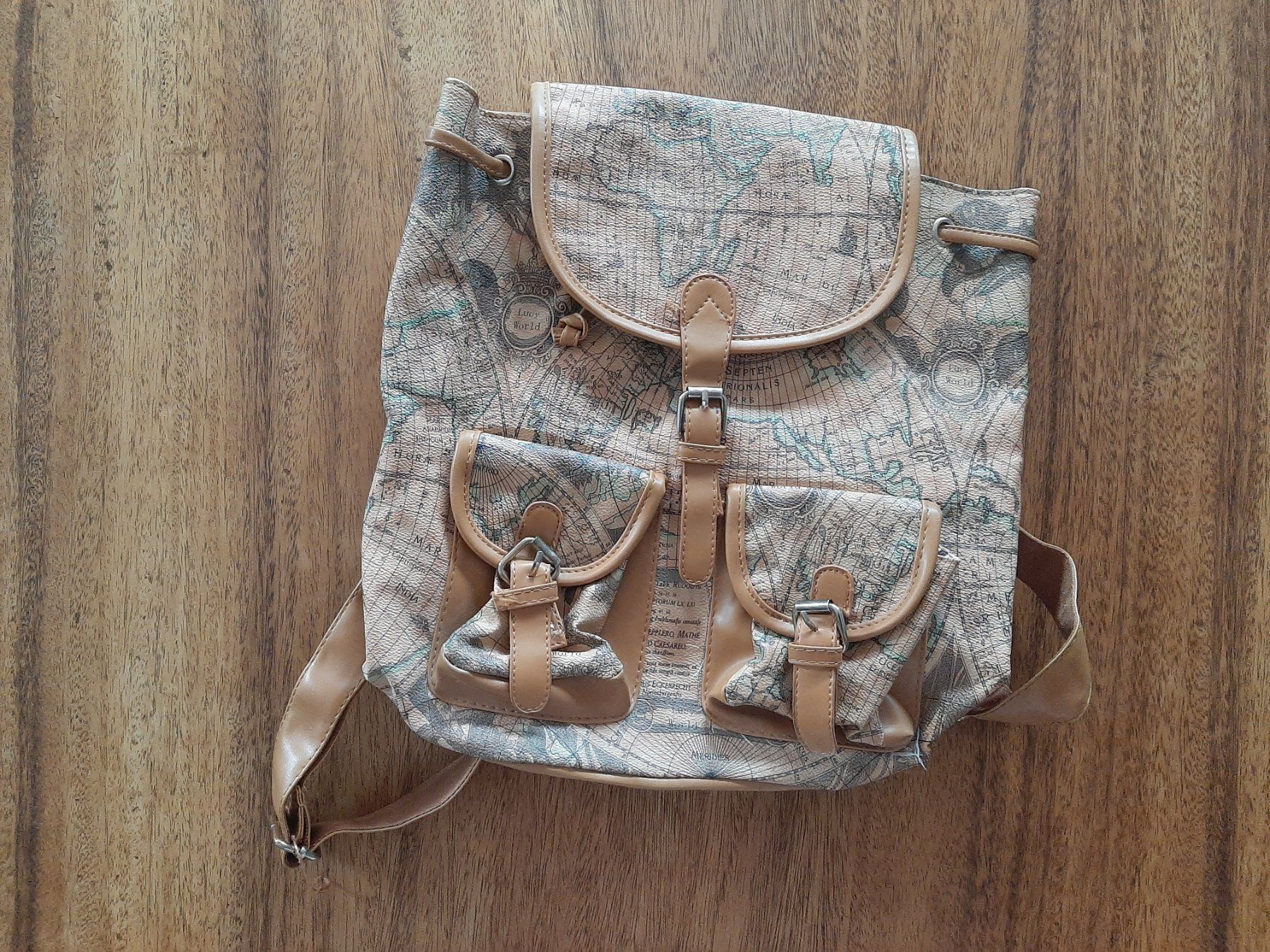 Zaini: Rucksack beige Weltkarte – Usato da Oberlunkhofen venduto da dreihaselnuesse