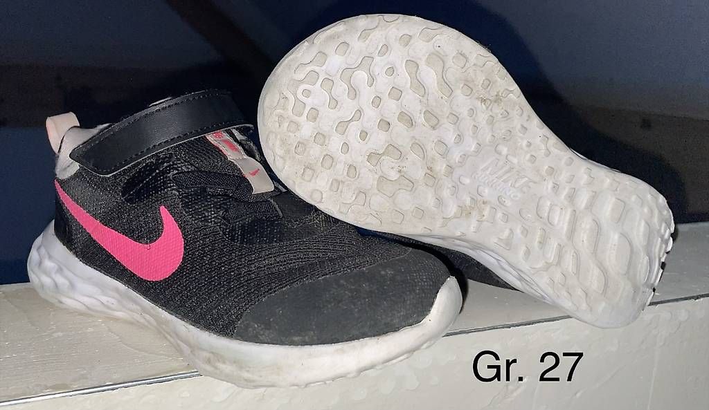 Nike Scarpe per ragazzi: Nike Turnschuhe Gr. 27, neuwertig – Nuovo (secondo la descrizione) da Hergiswil LU venduto da LaPiroque