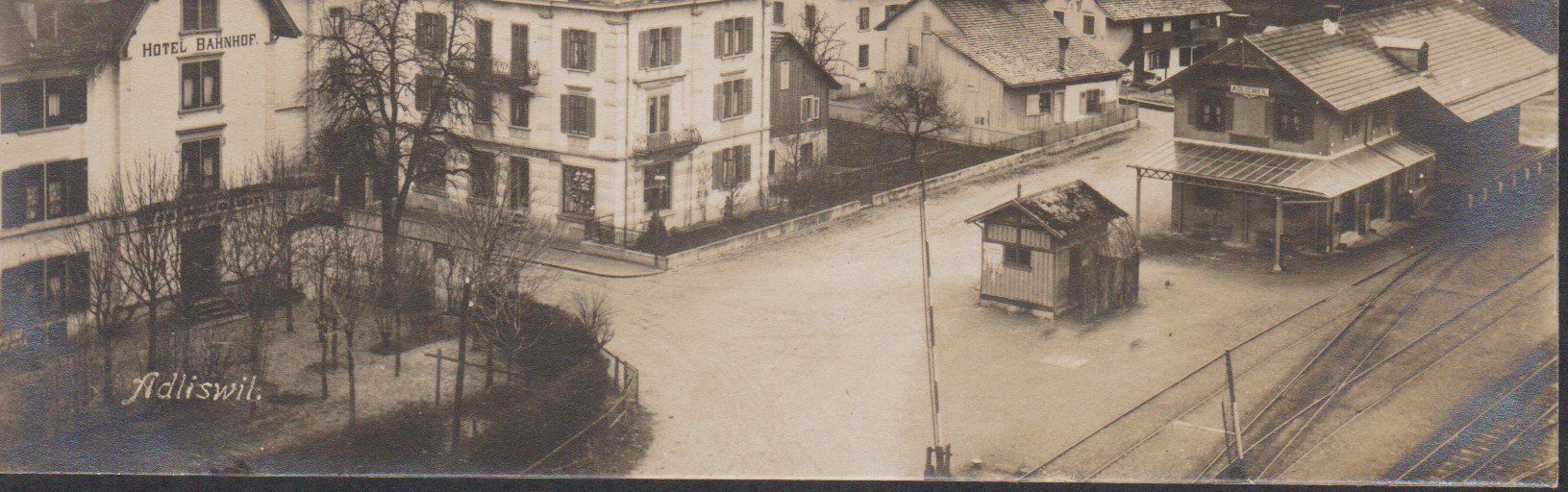 Cartoline postali: Adliswil  ZH   :   alte Ansichtskarte Adliswil mit Bahnhof – Usato da Vitznau venduto da Ropaku 1