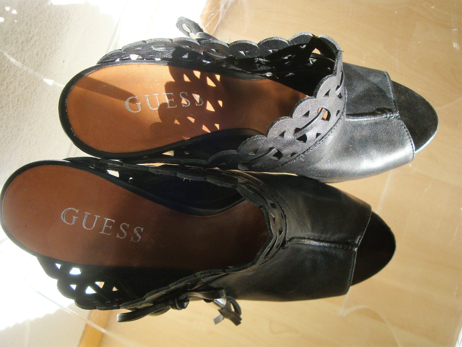 Guess Chaussures femmes: GUESS PLATEAU-SANDALETTEN – D'occasion à Eschenbach SG par Lady020 5