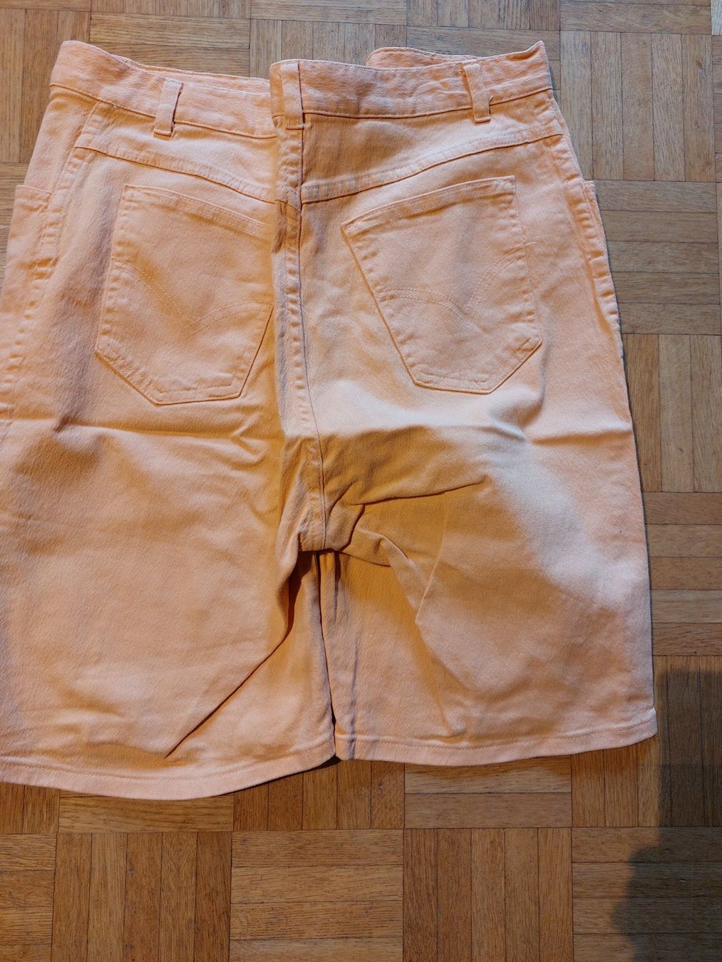 Jeans: kurze Hose / Jeans, orange, Grösse 42 – Gebraucht aus Escholzmatt von Stern777 1