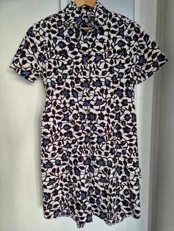Robe unique en wax véritable T40 état neuf.