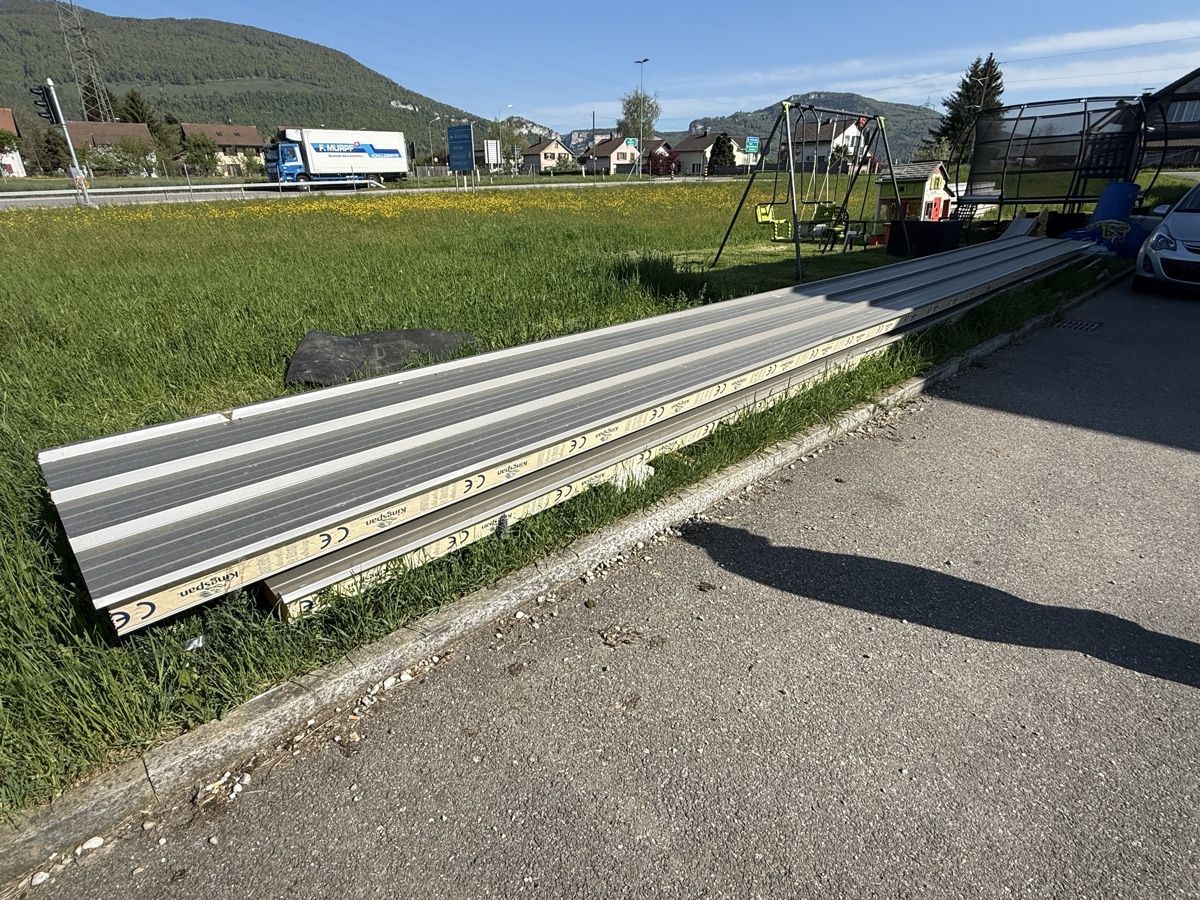 Autres matériaux de construction: Dachpaneele Kingspan 140mm – D'occasion à Niederbipp par Baca3 2