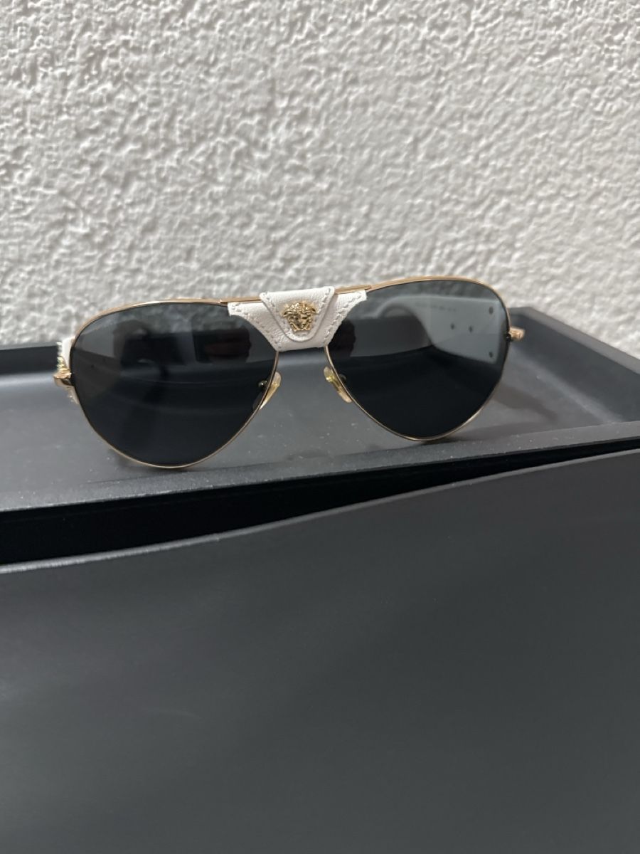 Occhiali & Lenti: Sonnenbrille Versace weiss/gold – Usato da Grosshöchstetten venduto da stefkee 1