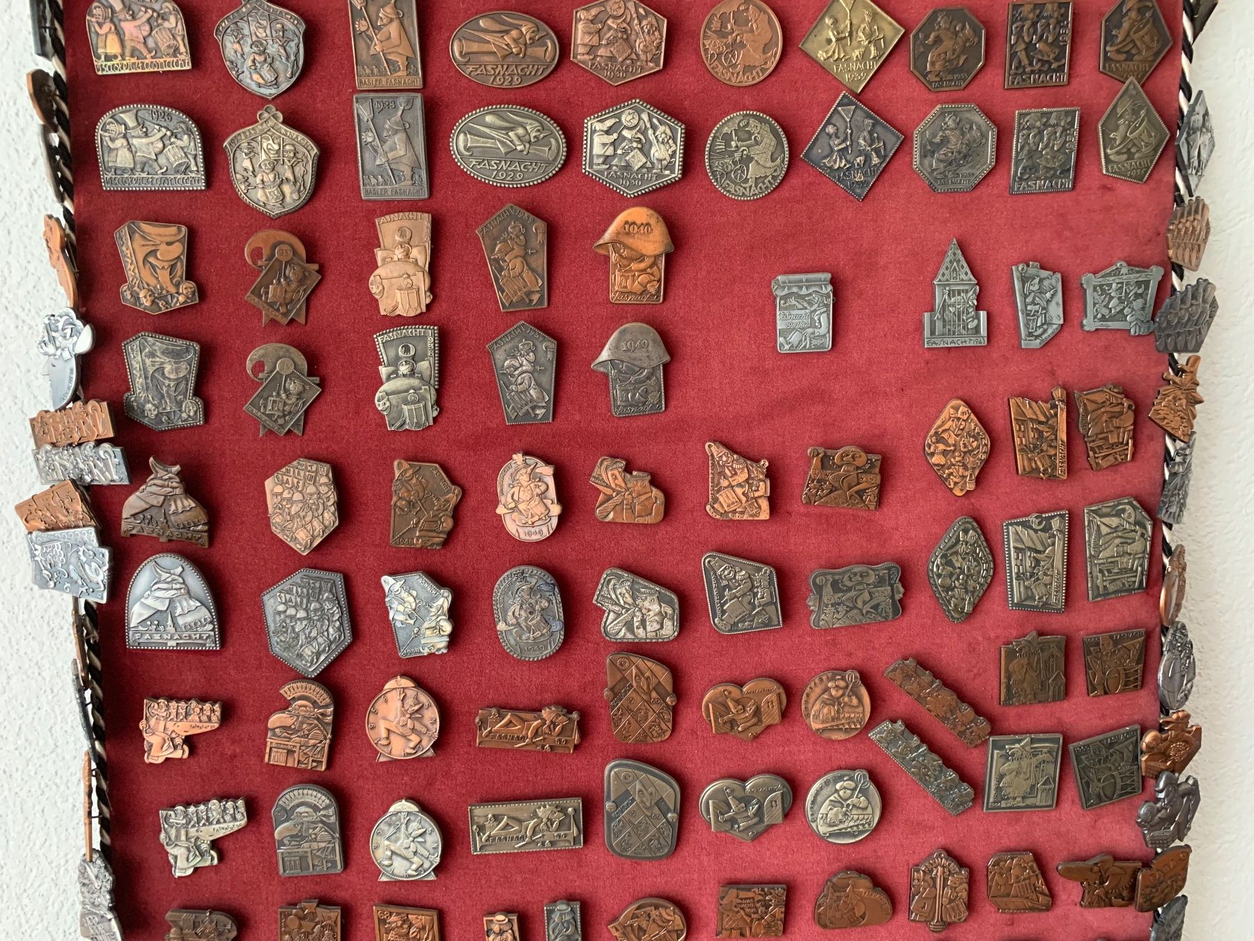 Medaglie: Basler Fasnachtsblaggedden Sammlung – Usato da Bülach venduto da schoggimartini 2
