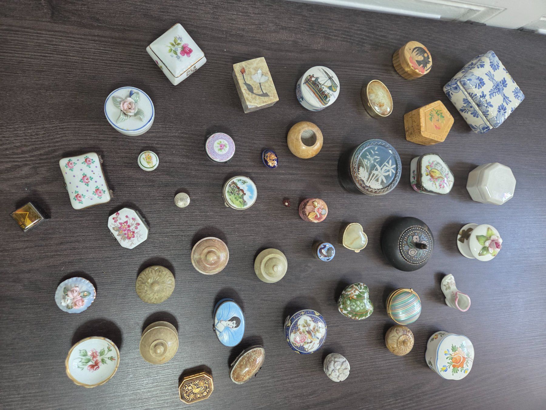 Toutes les décorations: Lot de boîtes anciennes – D'occasion à Colombier NE par chr_8pws