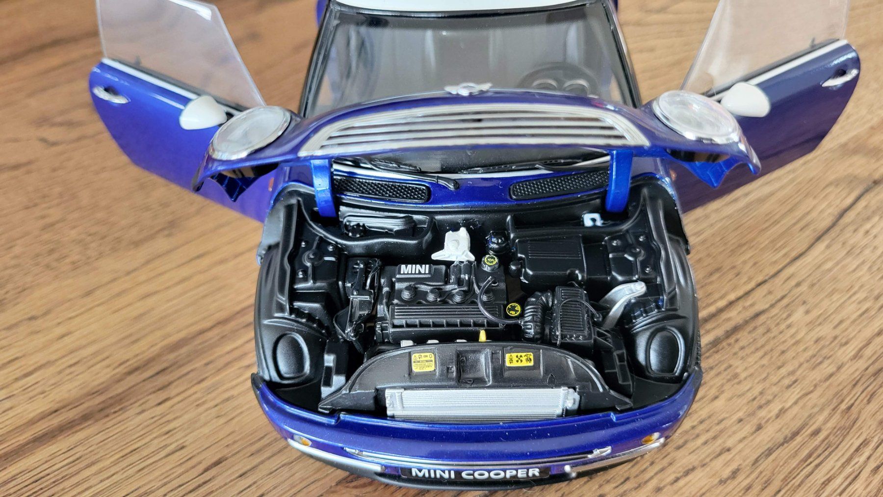 Kyosho Modellini d'auto: Mini Cooper 1:18 Kyosho – Usato da Rothrist venduto da Juana5 7