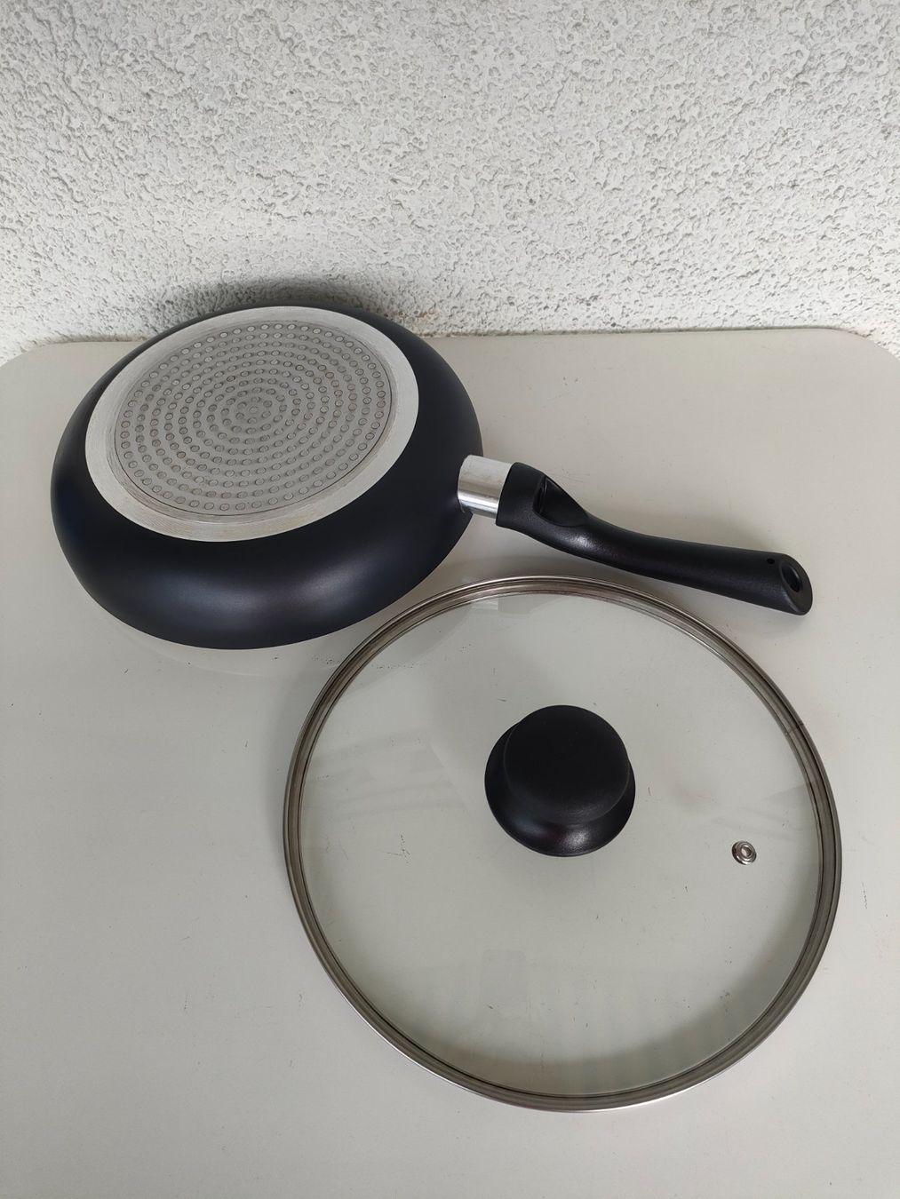 Padelle: Praktische Pfanne weiss – Usato da Dietikon venduto da MJ_Sporting 4