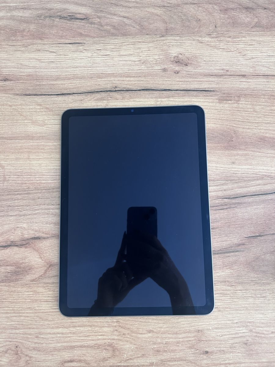 Apple Tablet PC: Apple iPad air, 5. generation  2022 – Gebraucht aus Wil SG von Thin-stuff98 1