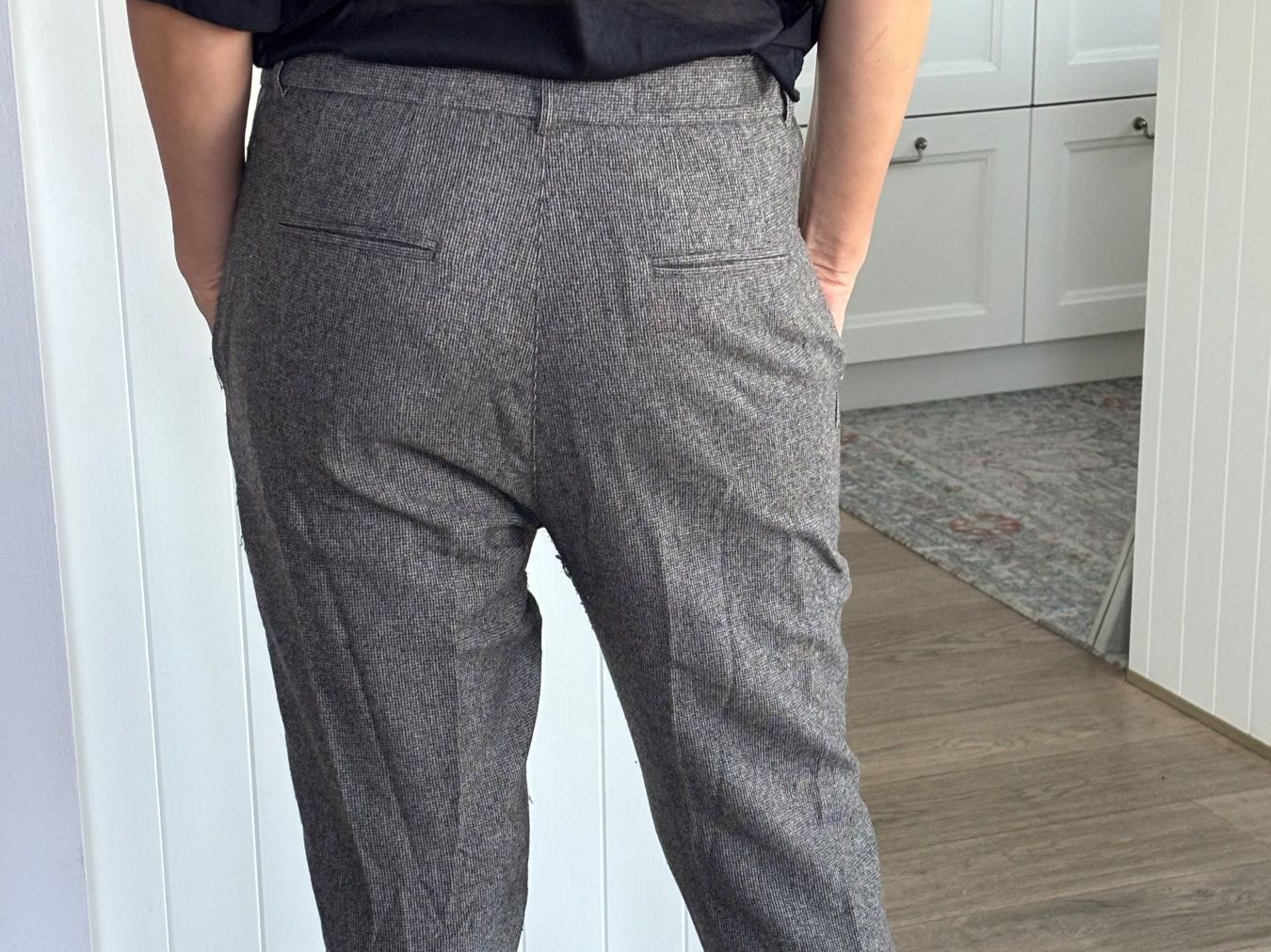 Closed Pantaloni: Hose von Closed mit Wolle gr. 36 – Usato da Nuglar venduto da Korsika2 1