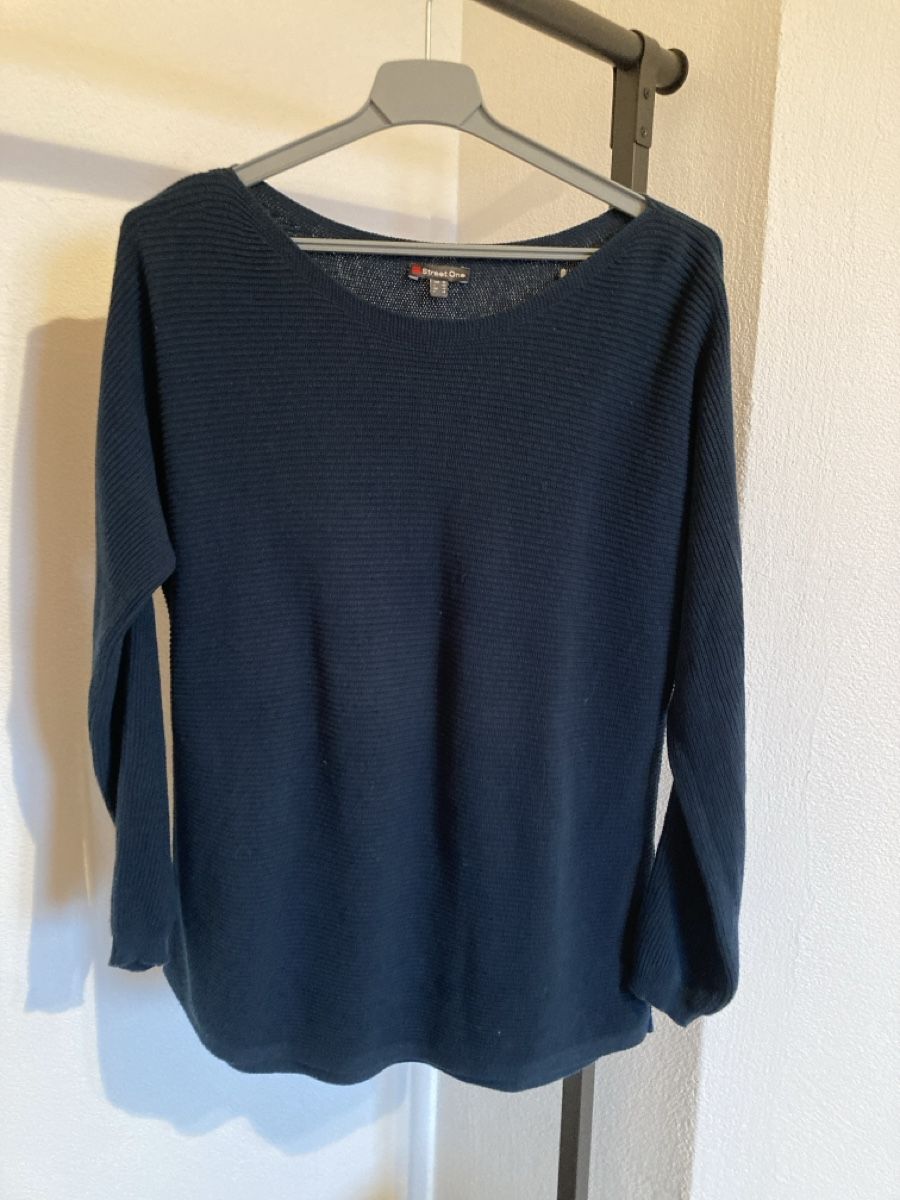 Pulls & Sweat-shirts: Pullover – D'occasion à Schlattingen par fernfen