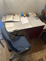 Schreib Tisch mit Bürostuhl neuwertig 