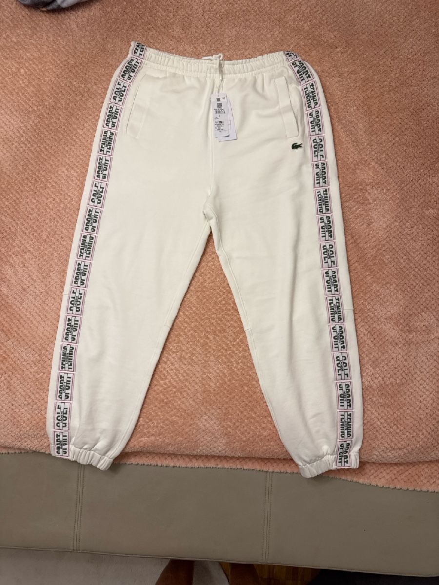 Lacoste Pantaloni: Lacoste Pantalon de jogging blanc - Édition limitée! Taille – Nuovo e nell'imballaggio originale da Collombey venduto da Savito 2