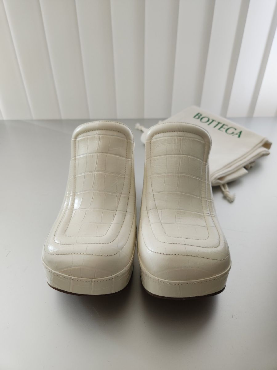 Bottega Veneta Chaussures femmes: Bottega Veneta White Leather Platform Mules Size 37 – Neuf (Voir description) à Basel par TIMELESS-FASHION 4
