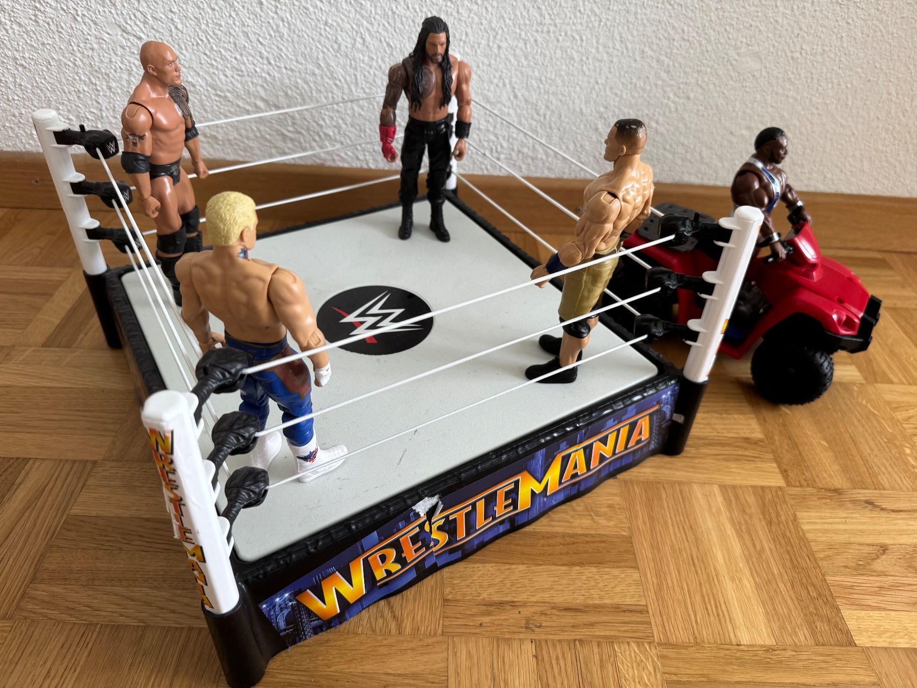 Statuette: Wrestlemania Figuren Set mit Ring und Quad – Usato da Zürich venduto da MaSte 1