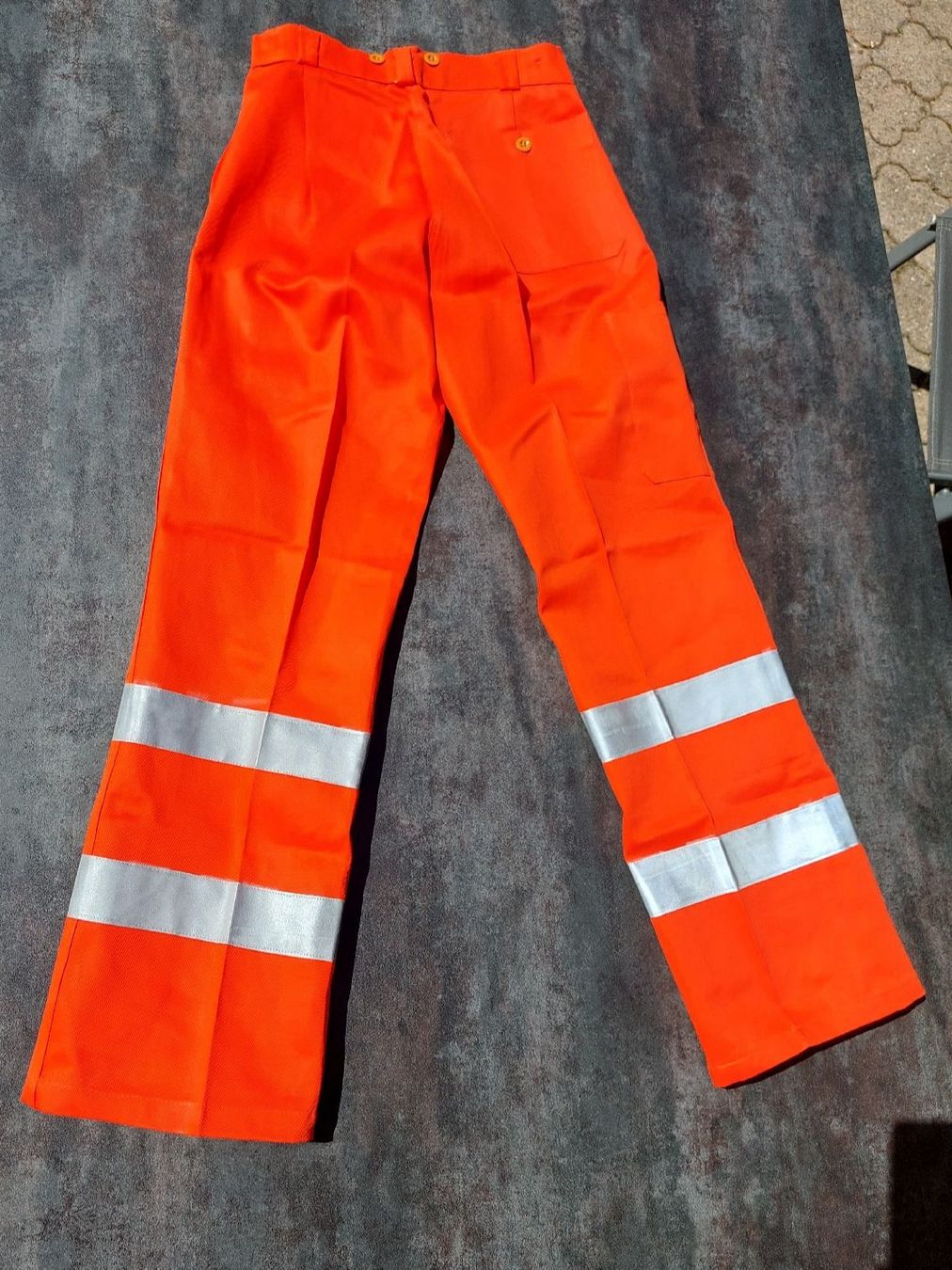 Pantaloni: Wie neu: Original Warnschutzhose, Grösse 42 – Nuovo (secondo la descrizione) da Brunnen venduto da Livianda 3