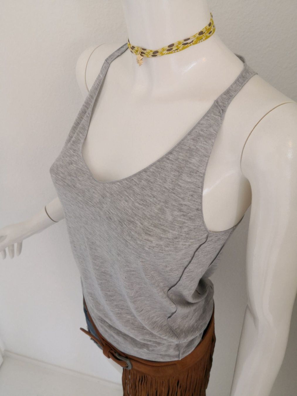 Mango Top: 🤩MANGO TANK TOP HELLGRAU & V-SCHNITT NEU & PRADA P. – Nuovo (secondo la descrizione) da Olten venduto da Naja-Twins-Twins 8