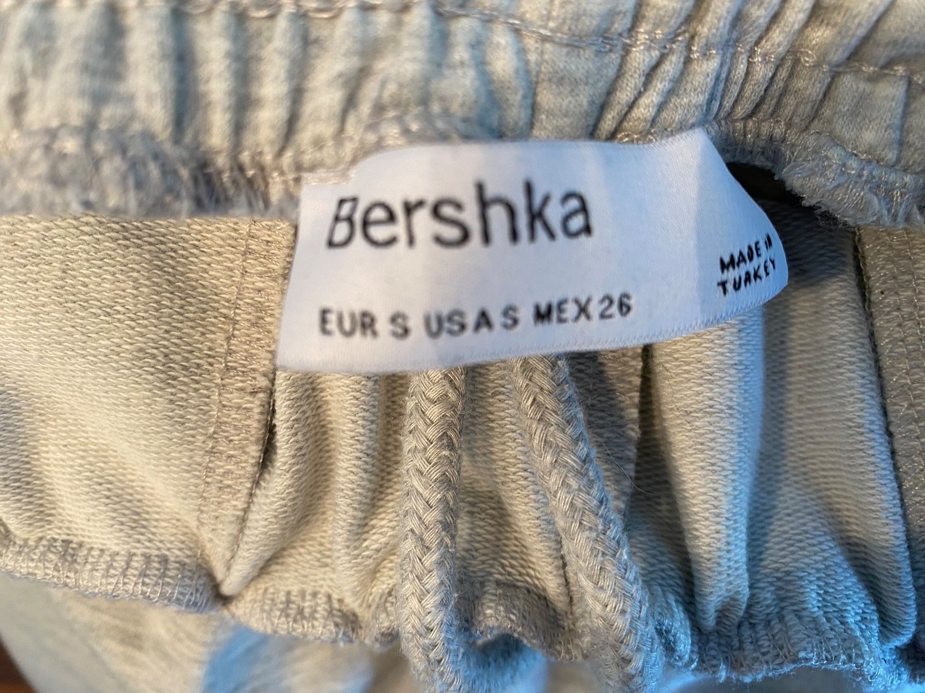 Bershka Pantaloni: Freizeithose Bershka Gr. S – Usato da Malters venduto da Basteln 1
