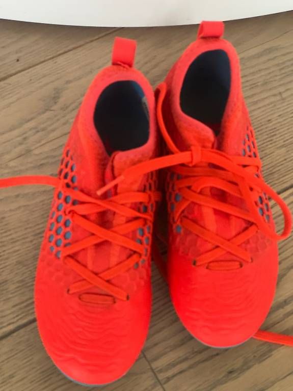 Herrenschuhe: Puma Fussballschuhe  Grösse 32 Top Zustand – Gebraucht aus Hüntwangen von car_29rl