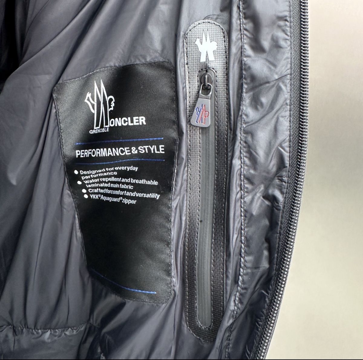 Vestes: Moncler Grenoble Montgetech jacket  – Neuf avec emballage d'origine à Clarens par cra_vx7c 6