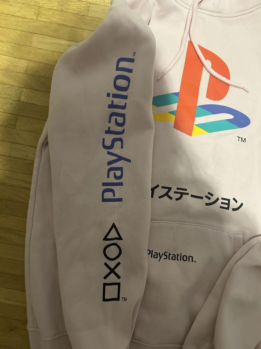 H&M Pulls & Sweat-shirts: Hoodie – D'occasion à zürich par N2424 2