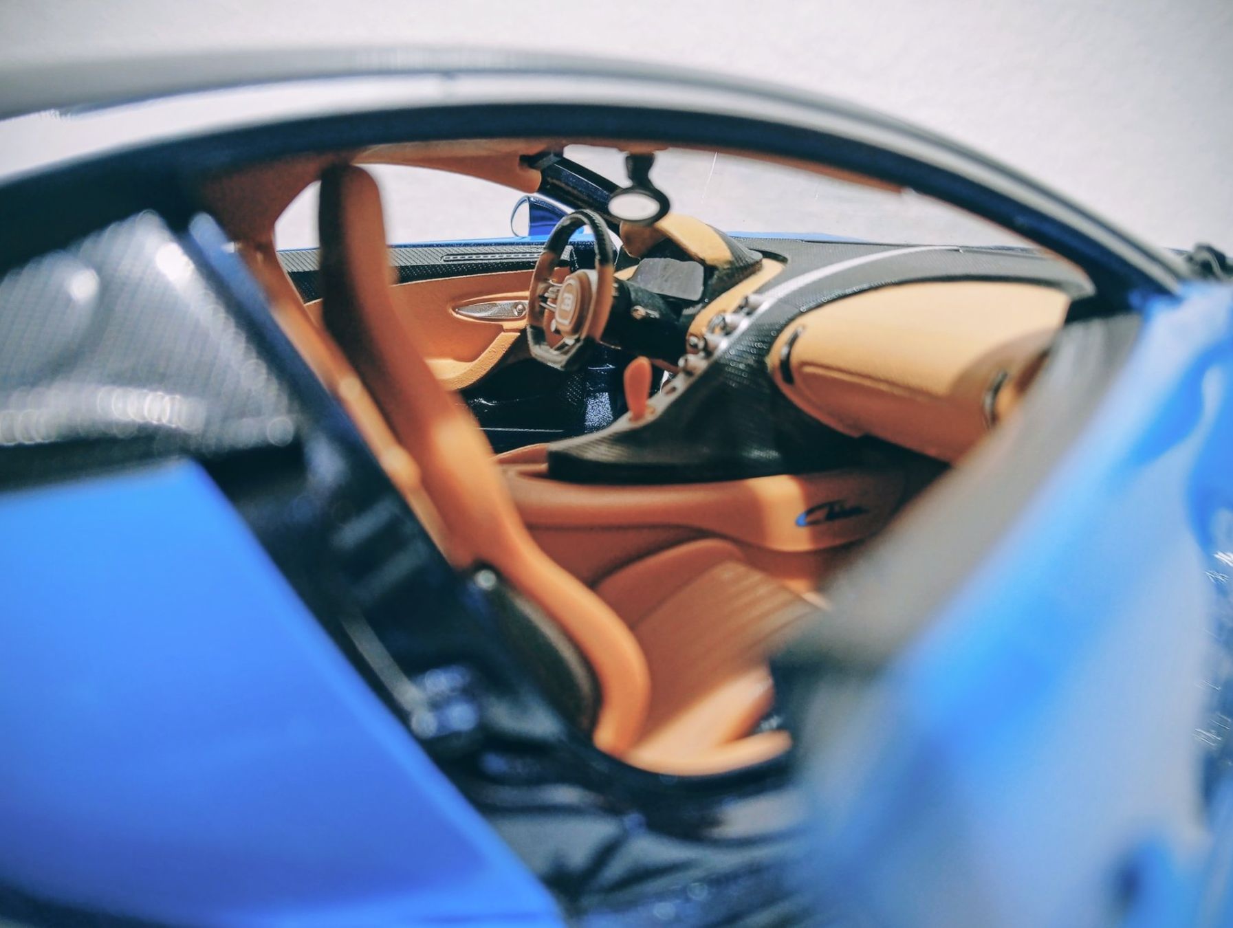 Bburago Modellini d'auto: Bugatti Chiron – Usato da Huttwil venduto da Secondtrain 7