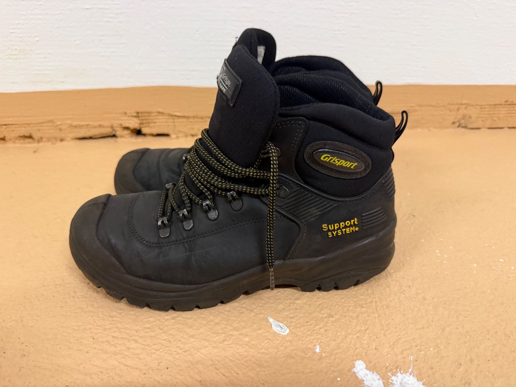 Chaussures hommes: Sicherheitsschuhe – D'occasion à Schänis par Sandro.86