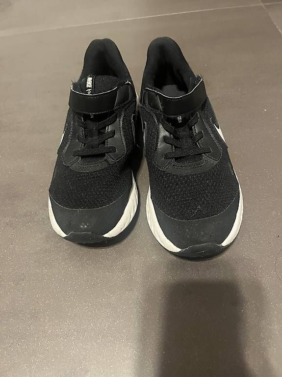 Schuhe für Jungen: Turnschuhe – Gebraucht aus Lausen von mirip86 1