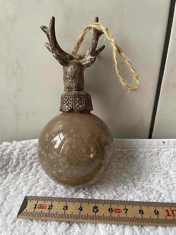 Alle Dekorationen: Weihnachtskugel mit Hirschkopf – Gebraucht aus Nidau von Beritundpan 2