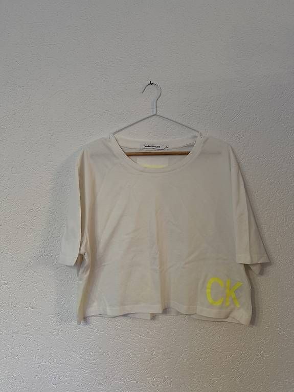 T-shirt: T-shirt Calvin Klein  – Usato da St-Imier venduto da rit_85md