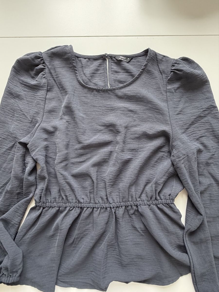 Only Camicette: Schicke ONLY Bluse, Gr. S, Langarm – Usato da Rorschach venduto da rom_h9v7