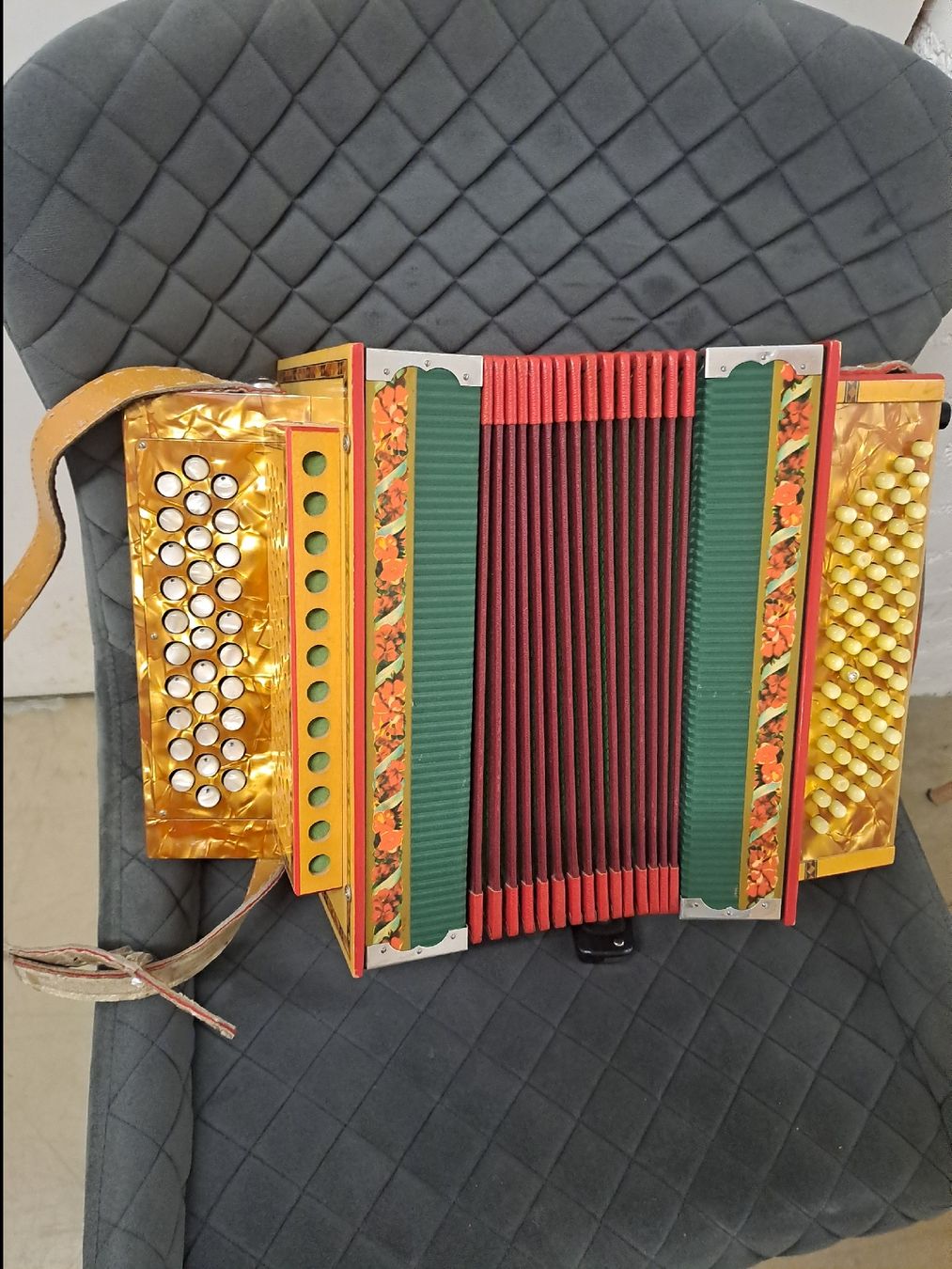 Strumenti musicali: schwyzerorgeli chromatisch – Usato da Villeneuve venduto da BibiVintage 5