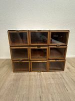 9er-Set antike Archivkästen aus Holz mit Glasfront