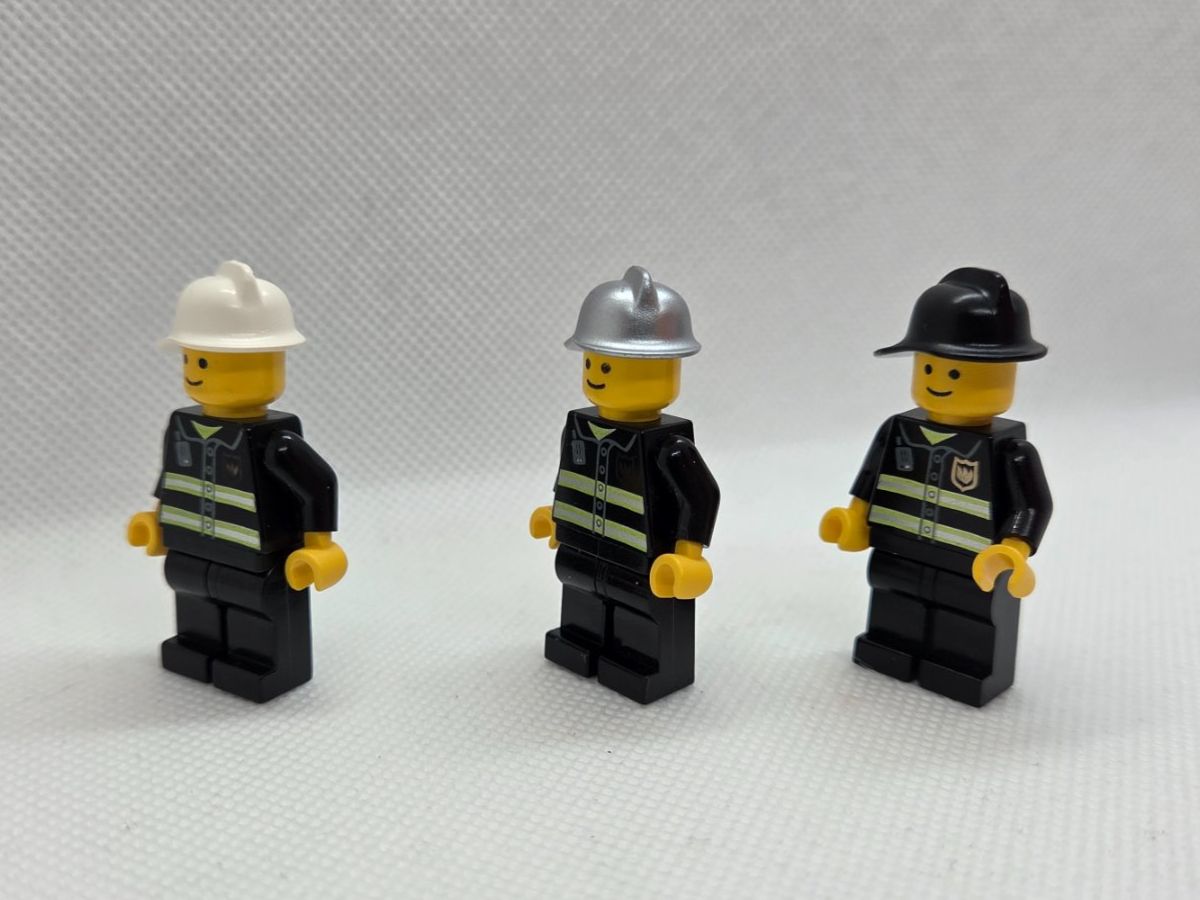 Lego Kit di costruzioni: LEGO City 3x Firefighter – Usato da Basadingen venduto da tot_59zf 1