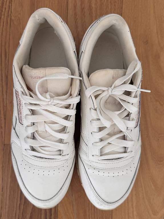 Reebok Chaussures femmes: REEBOK Classic Sneaker - Gr 40 – D'occasion à Sirnach par Hispanita