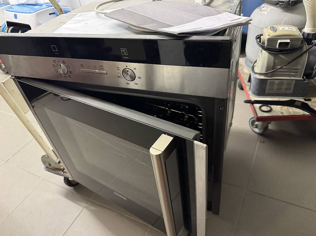 Fours: Siemens Backofen  – D'occasion à Alpthal par smt_yk66 1