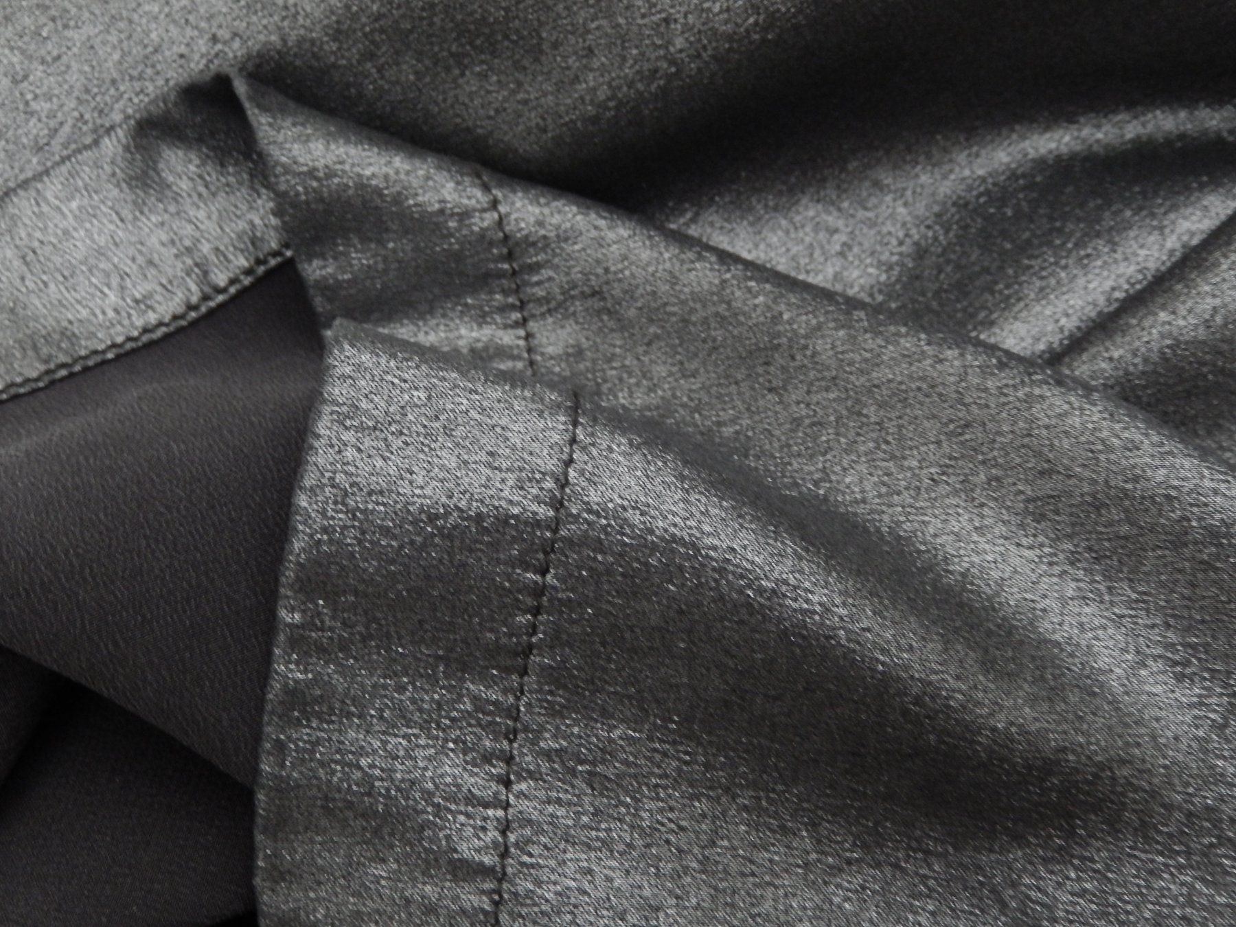 Brunello Cucinelli Tops: Orig. BRUNELLO CUCINELLI Seidentop Anthrazit Metallic Gr. 36 – Gebraucht aus Tuggen von vivira 6